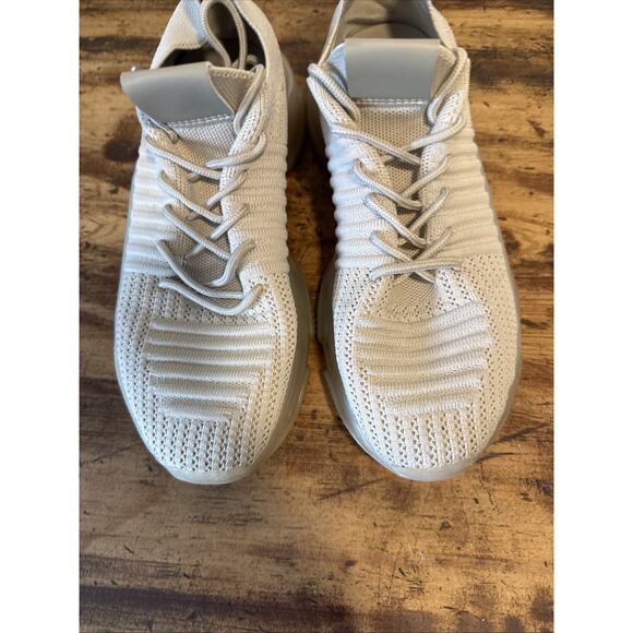 CUSHIONAIRE Apolo-T Memory Foam‎ Sneakers Women's 8.5 M Beige Chunky - Picture 6 of 9